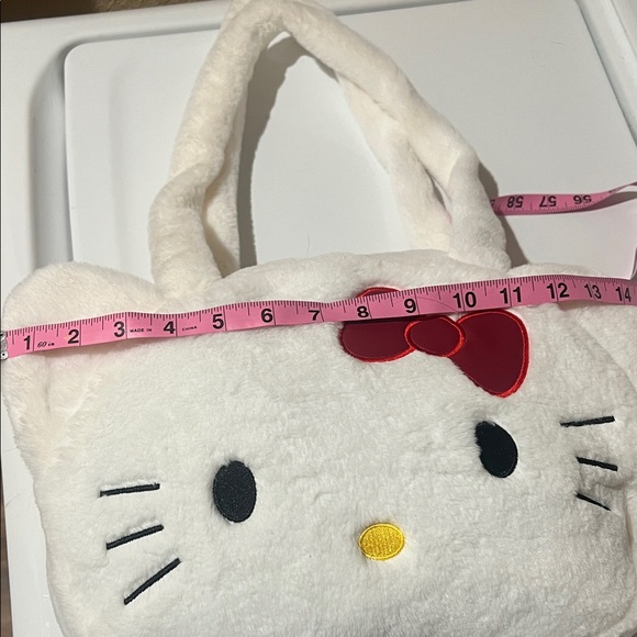 Hello Kitty Plush Tote Bag - Picture 4 of 5